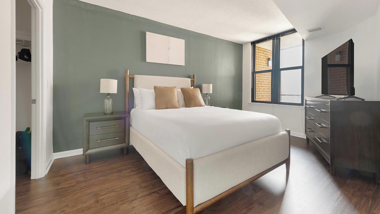 Photo of Bedroom in Navy Yard