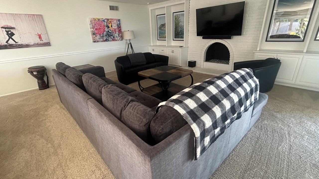 Photo of Livingroom in Thousand Oaks