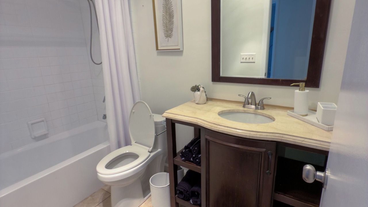 Photo of Bathroom in Thousand Oaks