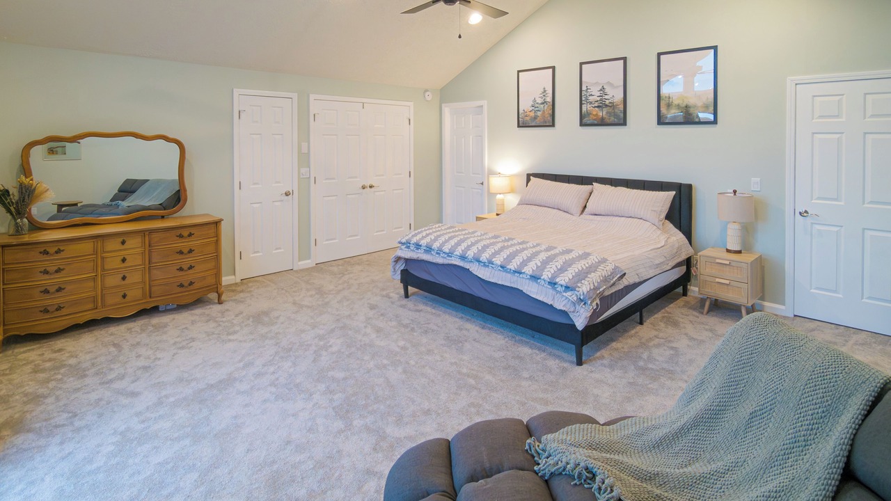 Photo of Bedroom in Mountainside