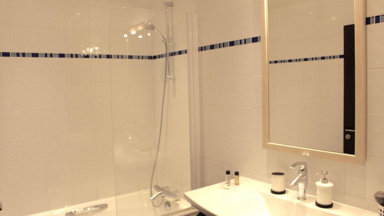 Photo of Bathroom in Chaussee-d'Antin