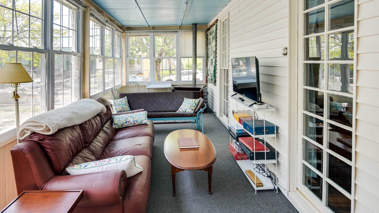 Photo of Livingroom in Warren
