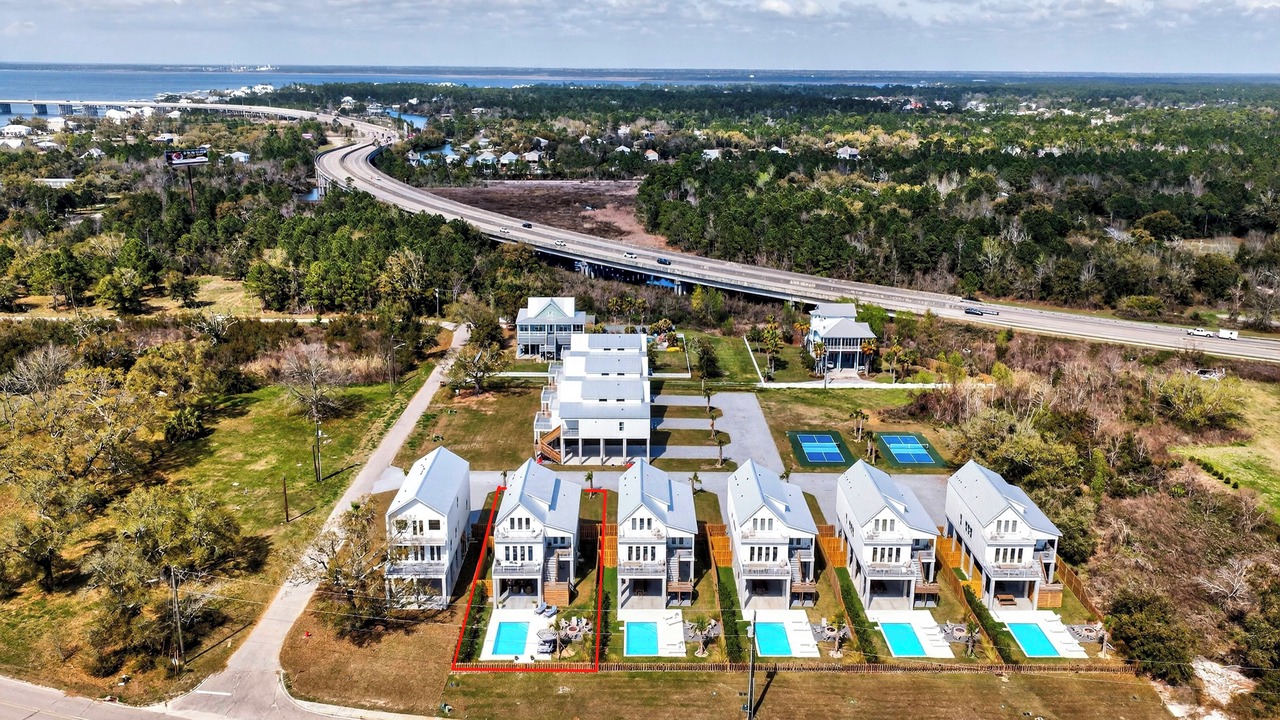 Photo of Outdoor in Henderson Point