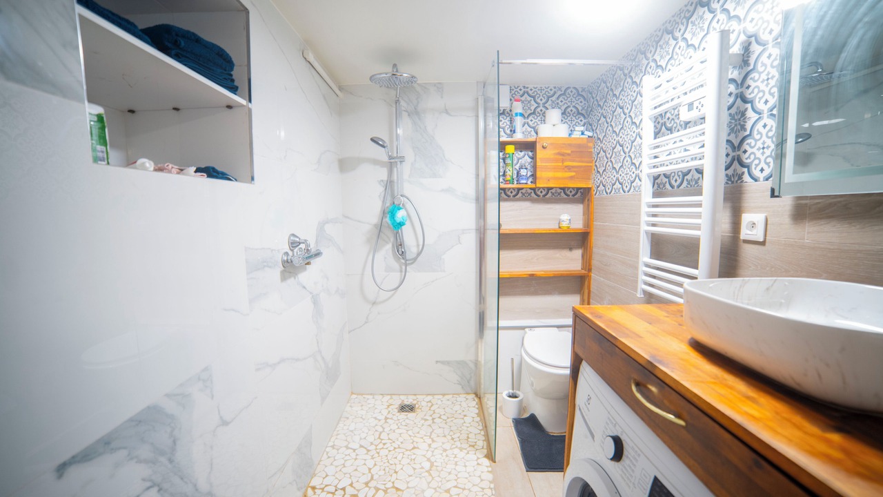 Photo of Bathroom in Saint-Germain-en-Laye