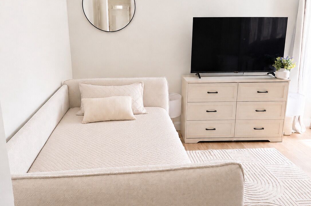 Photo of Livingroom in Lawndale