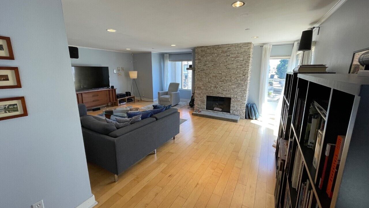 Photo of Livingroom in Hollywood Hills