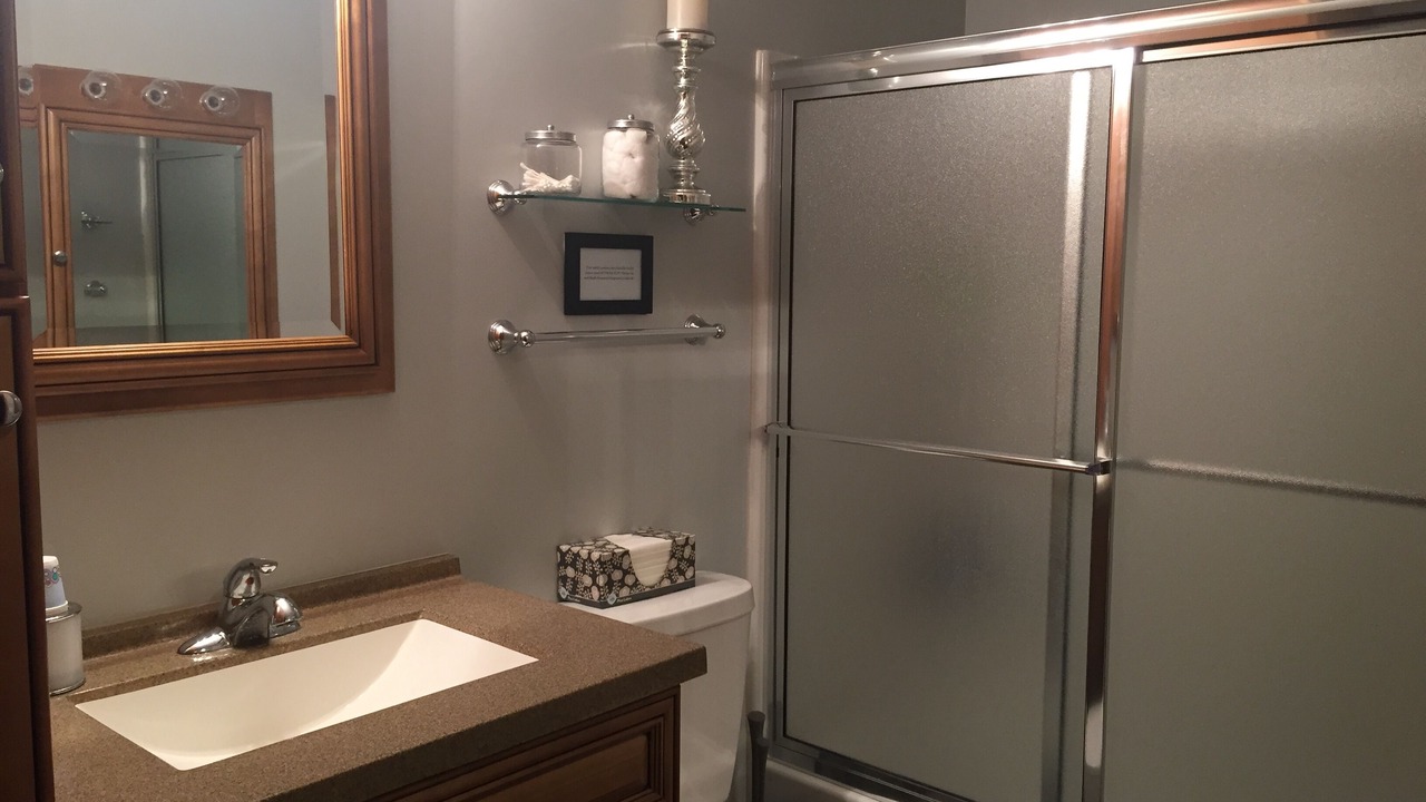 Photo of Bathroom in Maple Lake
