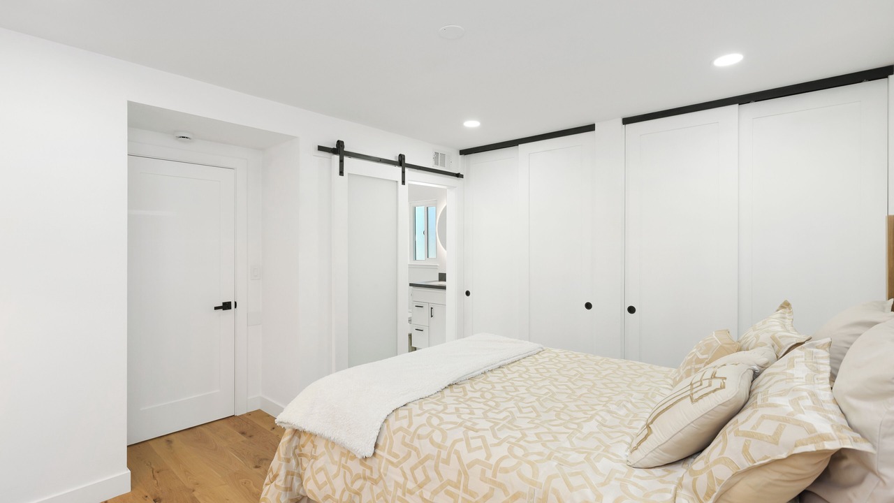 Photo of Bedroom in Midway City