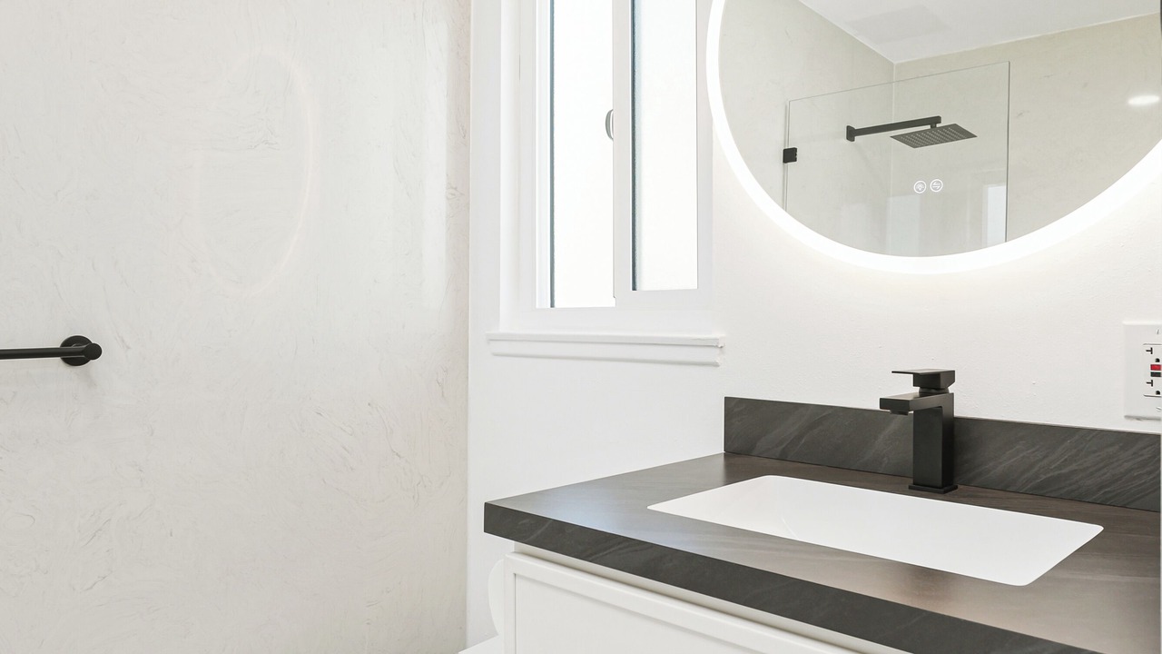 Photo of Bathroom in Midway City