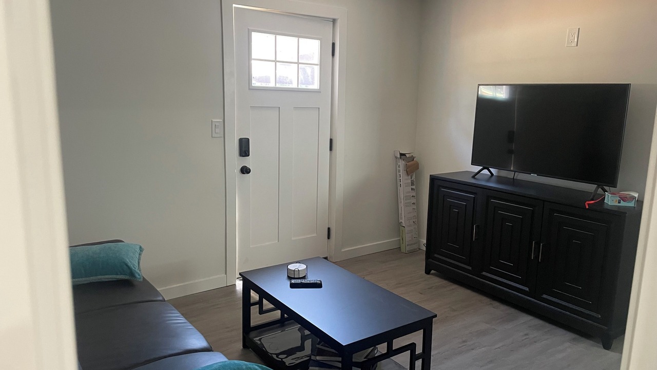 Photo of Livingroom in Valley Village