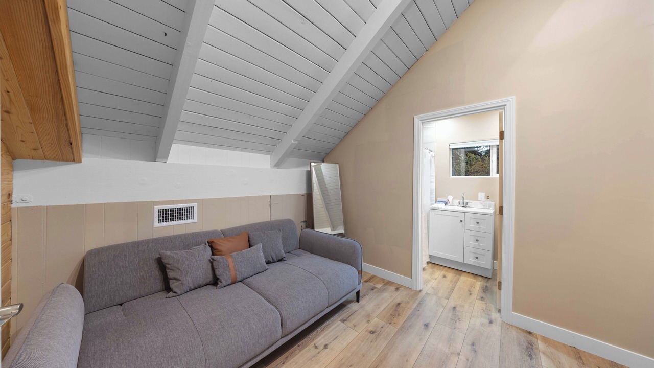 Photo of Livingroom in Frazier Park