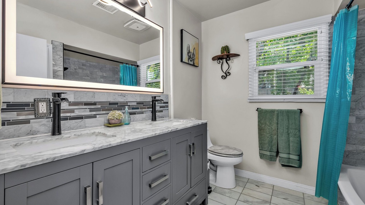Photo of Bathroom in Van Nuys