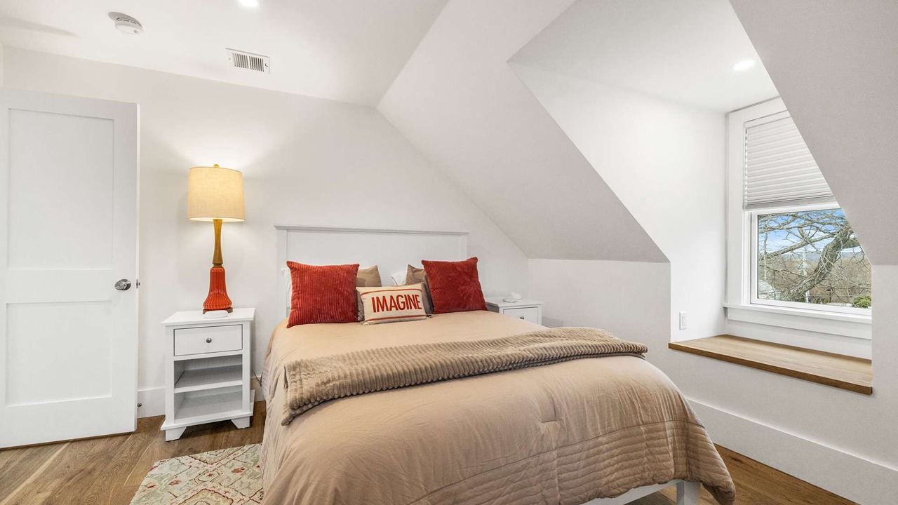 Photo of Bedroom in Chiltonville