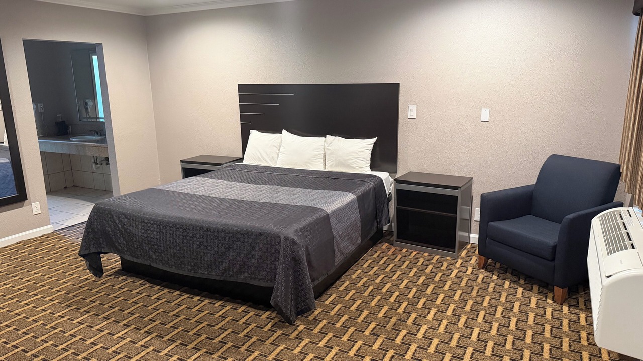 Photo of Bedroom in Inglewood