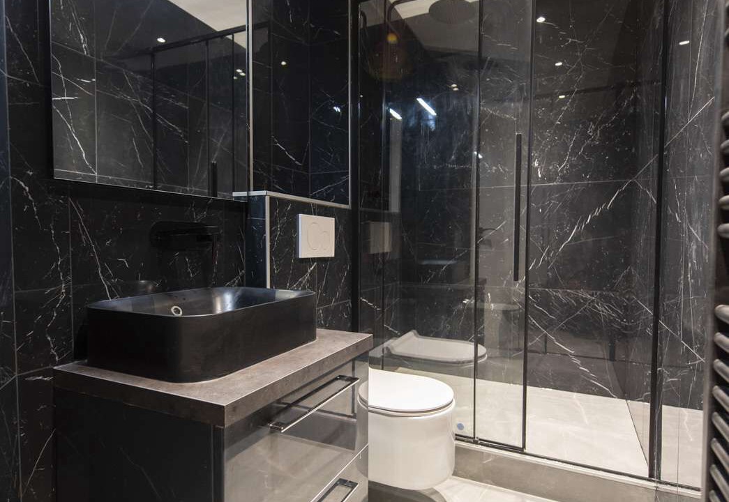 Photo of Bathroom in 2nd Arrondissement