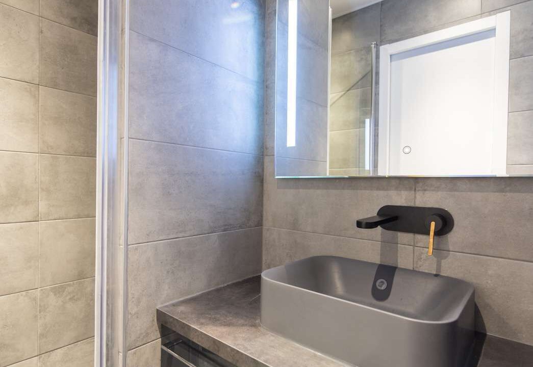 Photo of Bathroom in 2nd Arrondissement