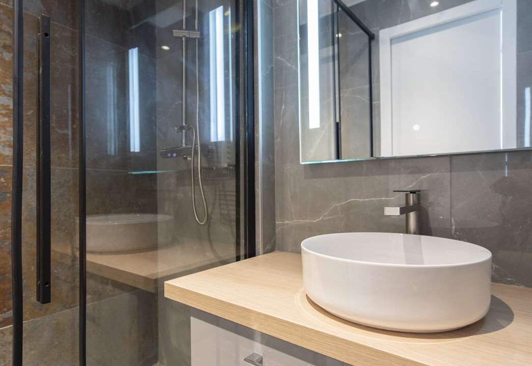 Photo of Bathroom in 2nd Arrondissement