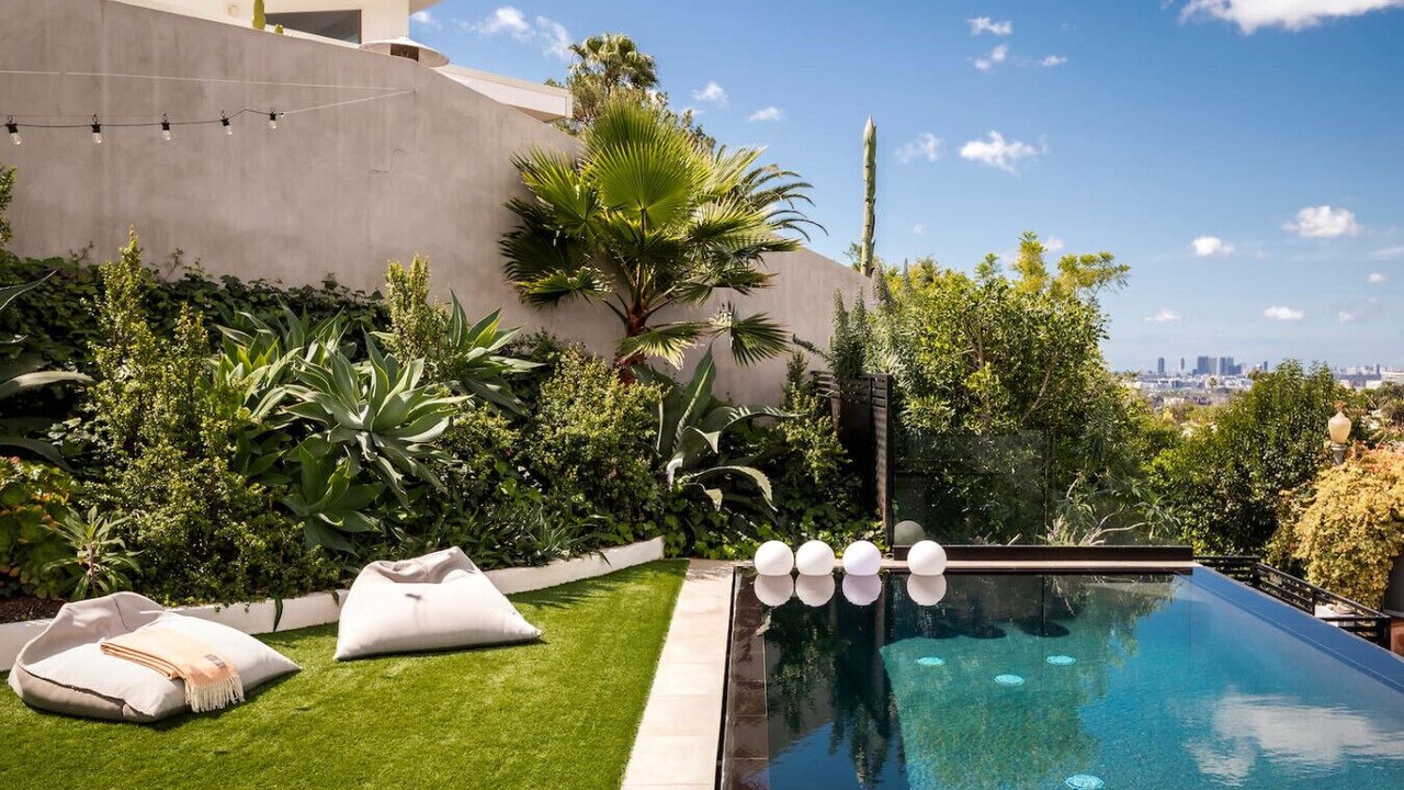 Photo of Outdoor in Hollywood Hills
