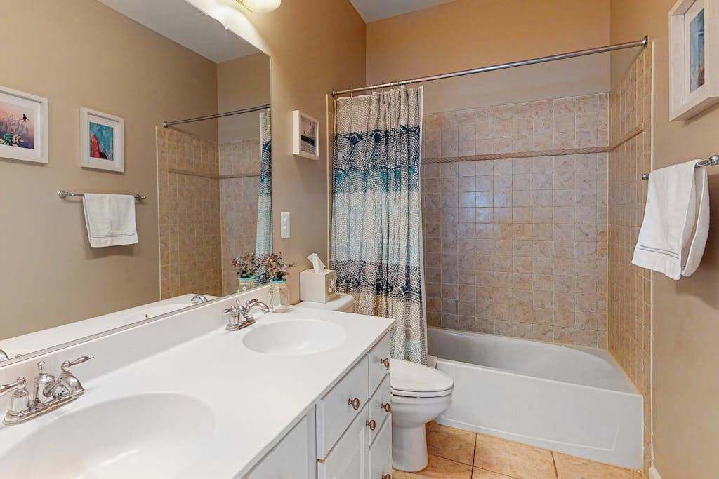 Photo of Bathroom in Sunset Island