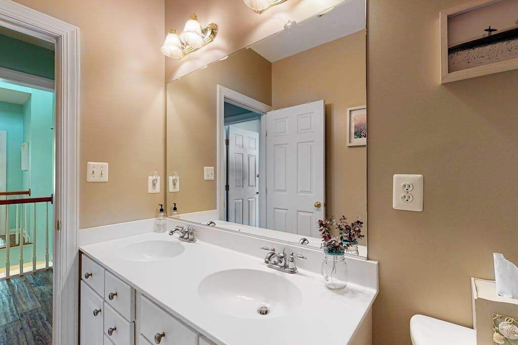 Photo of Bathroom in Sunset Island