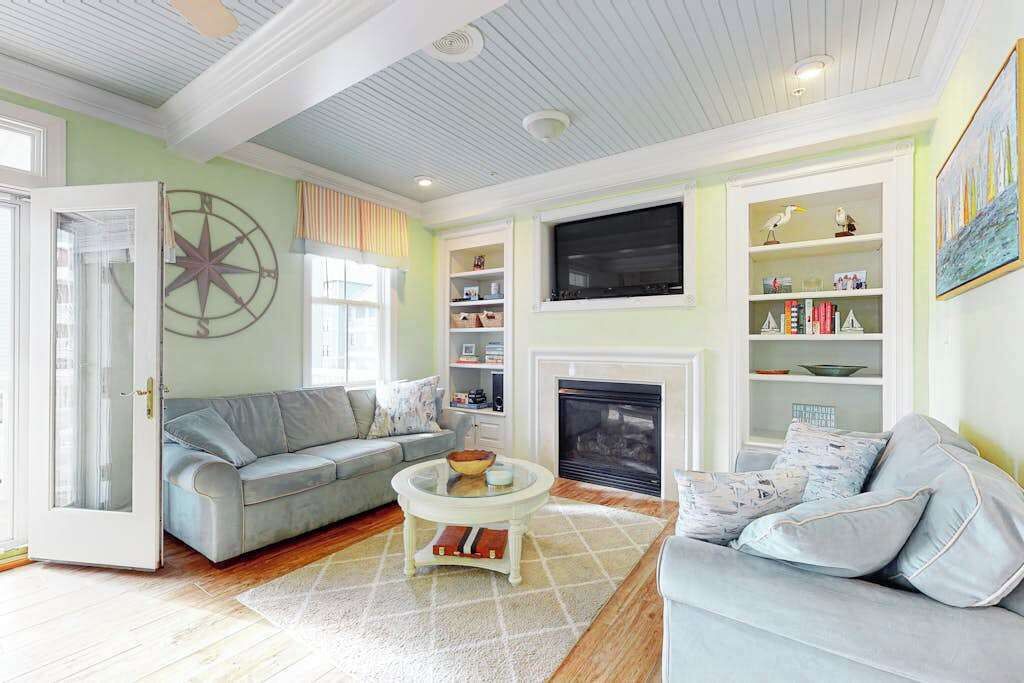 Photo of Livingroom in Sunset Island