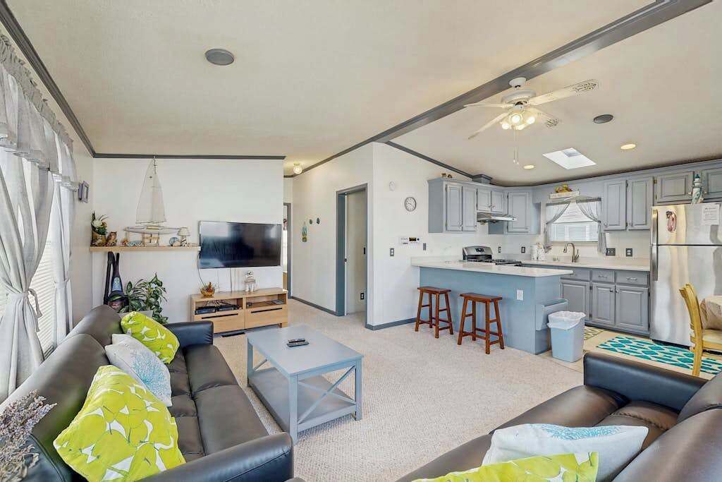 Photo of Livingroom in Assateague Pointe