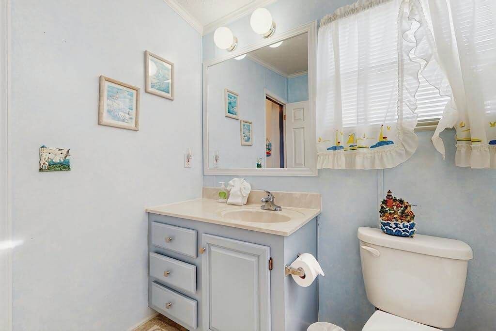Photo of Bathroom in Assateague Pointe