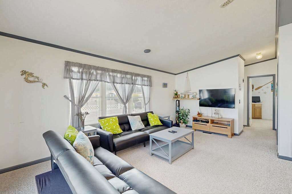 Photo of Livingroom in Assateague Pointe