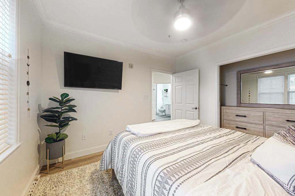 Photo of Bedroom in Sunset Island