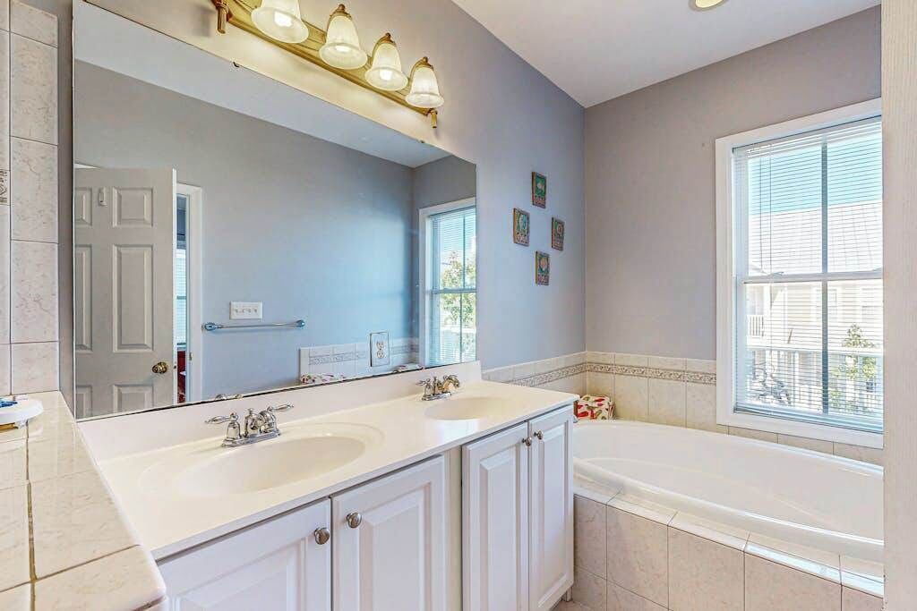 Photo of Bathroom in Sunset Island