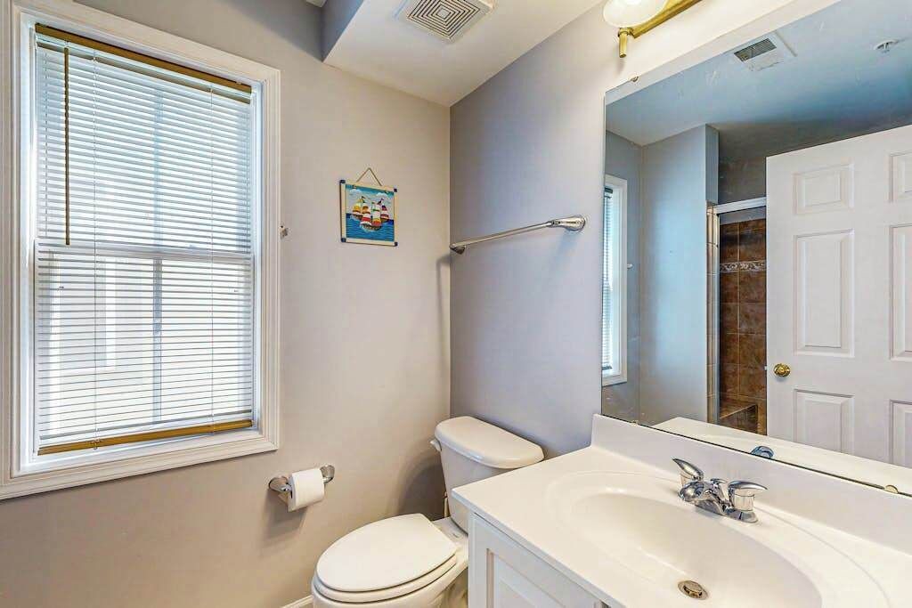 Photo of Bathroom in Sunset Island
