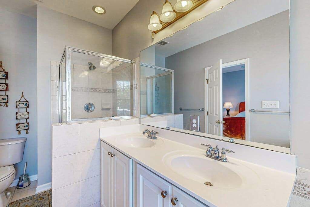 Photo of Bathroom in Sunset Island