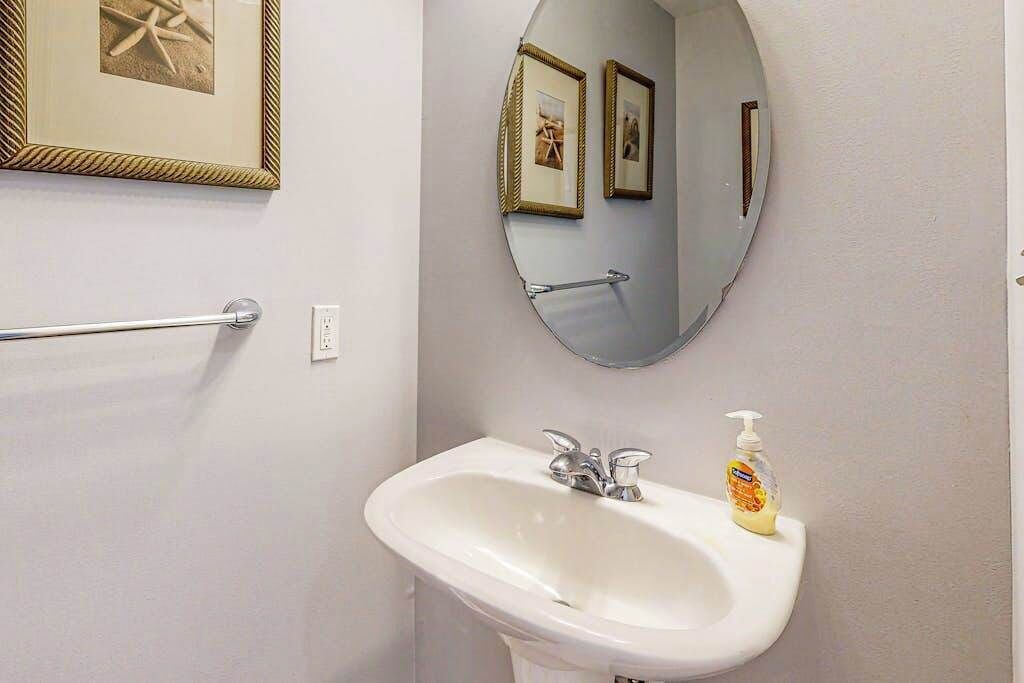 Photo of Bathroom in Sunset Island