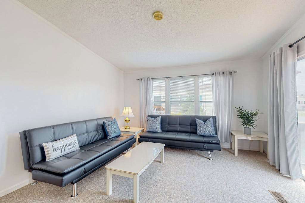 Photo of Livingroom in Assateague Pointe