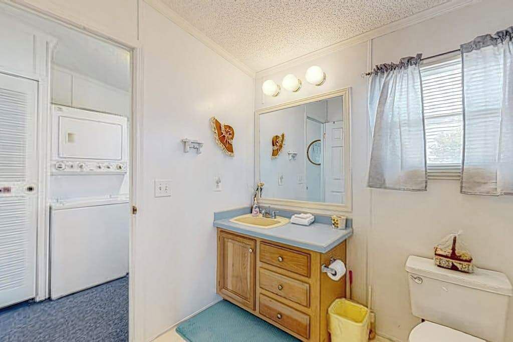 Photo of Bathroom in Assateague Pointe