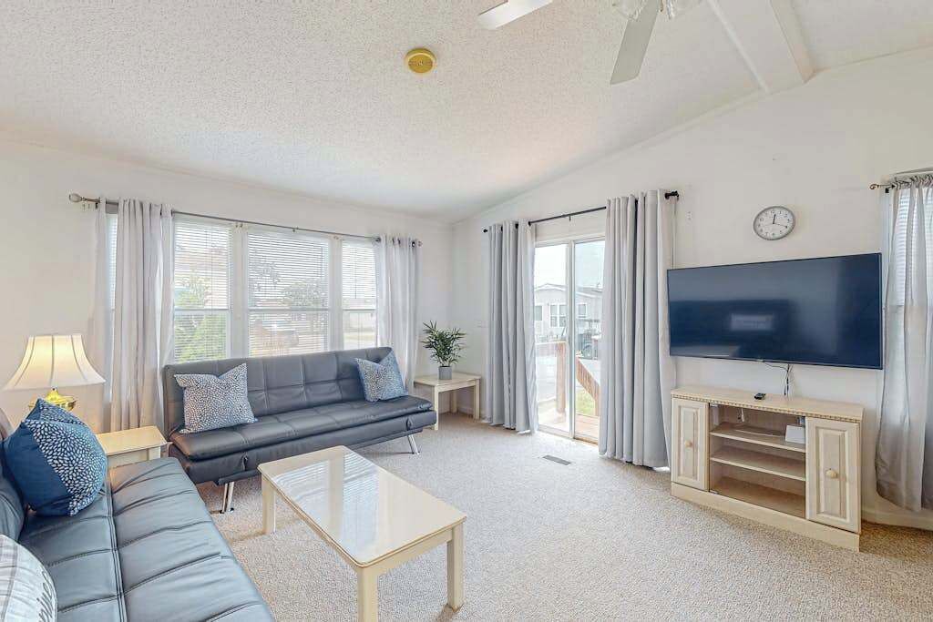 Photo of Livingroom in Assateague Pointe