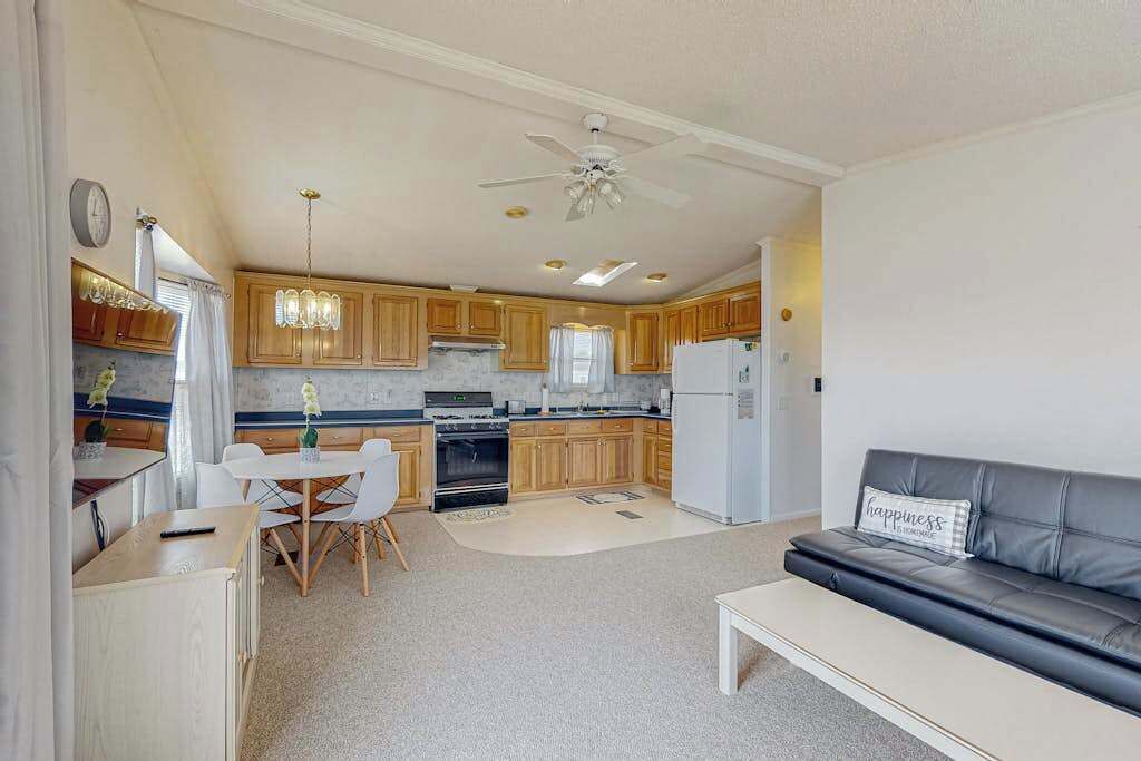 Photo of Livingroom in Assateague Pointe