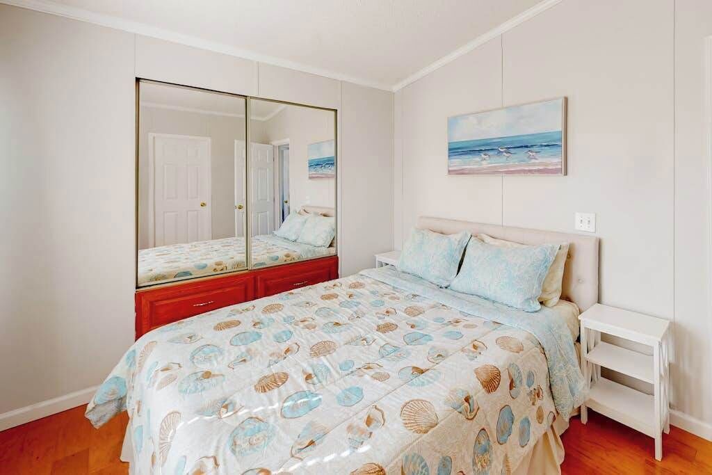 Photo of Bedroom in Assateague Pointe