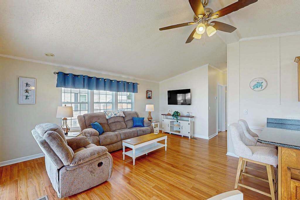 Photo of Livingroom in Assateague Pointe