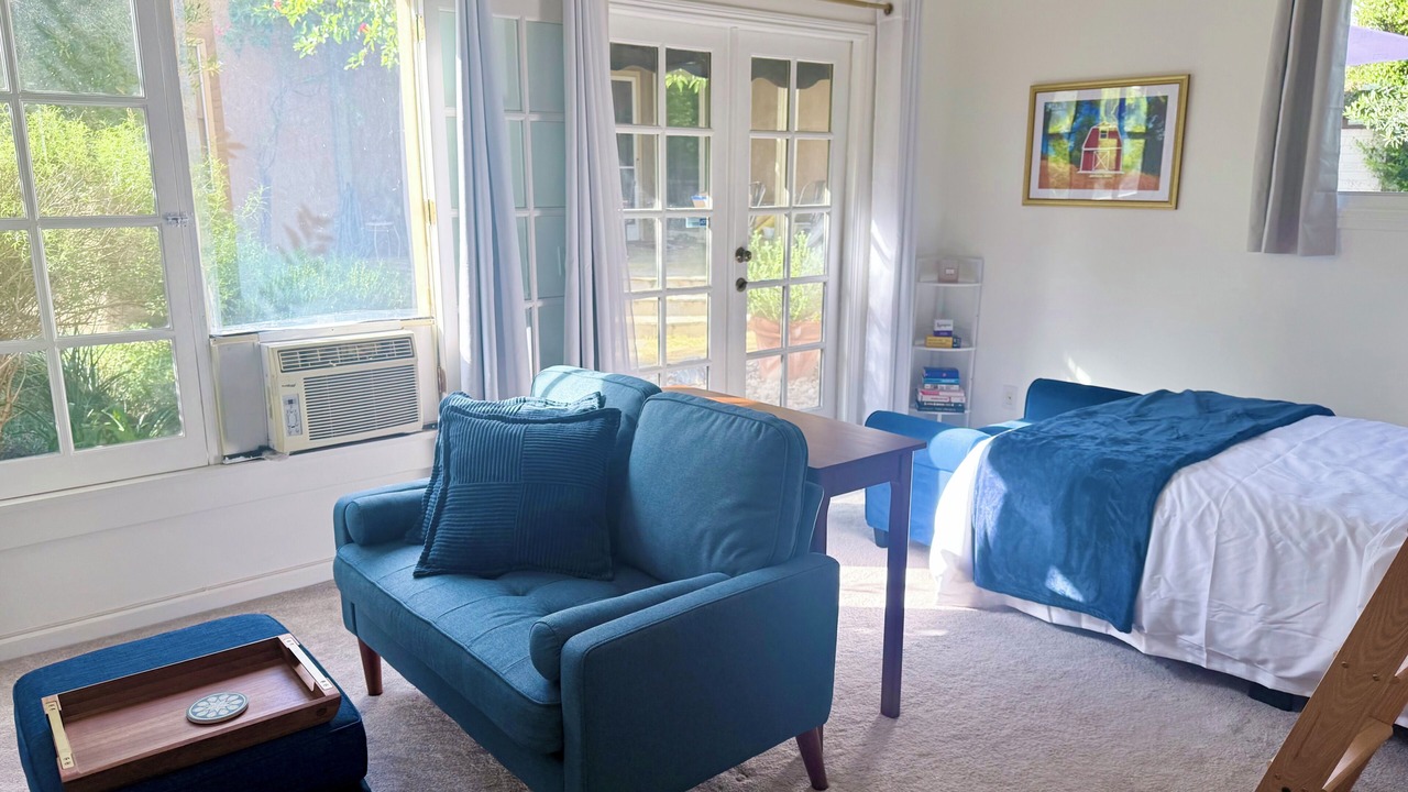 Photo of Bedroom in Mid-Wilshire
