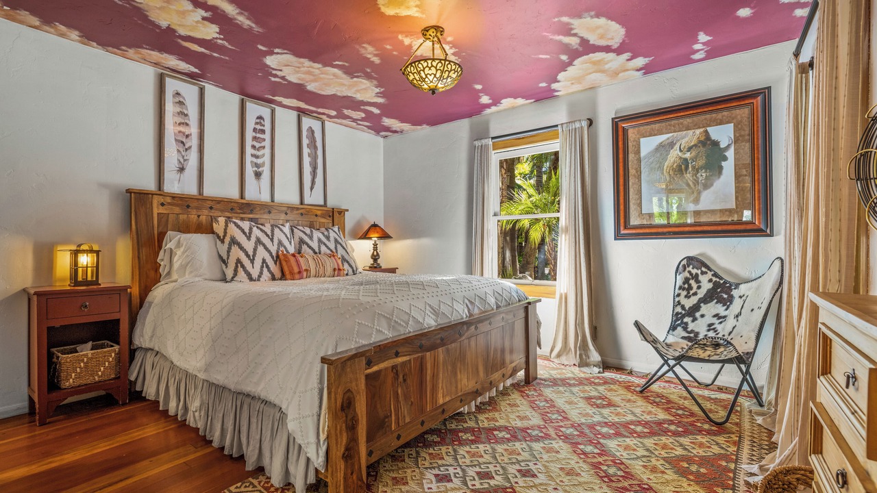 Photo of Bedroom in Meiners Oaks