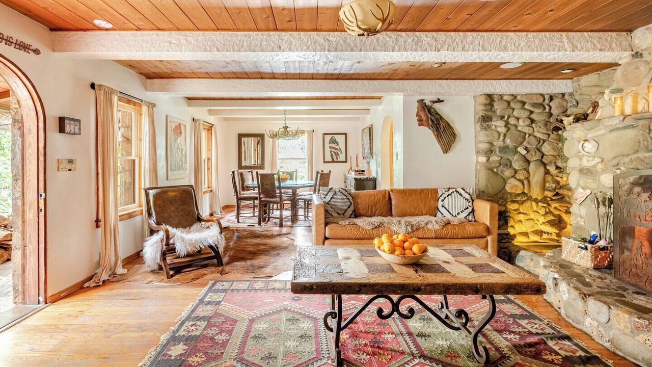 Photo of Livingroom in Meiners Oaks
