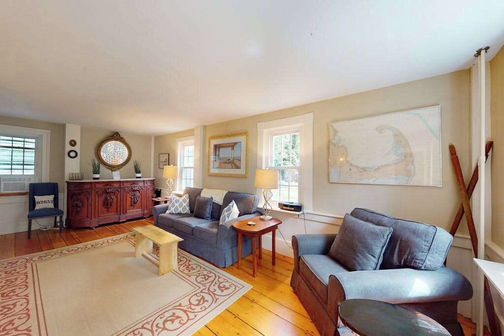 Photo of Livingroom in East Orleans