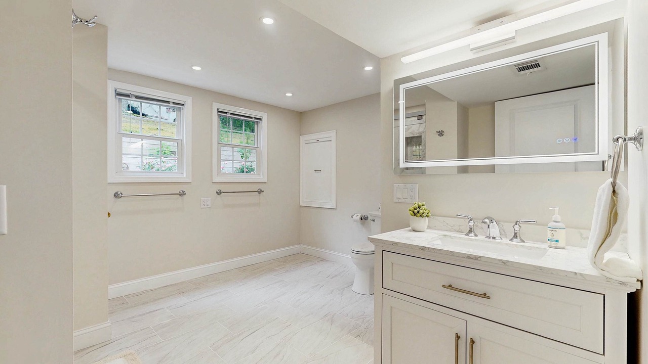 Photo of Bathroom in Sandwich