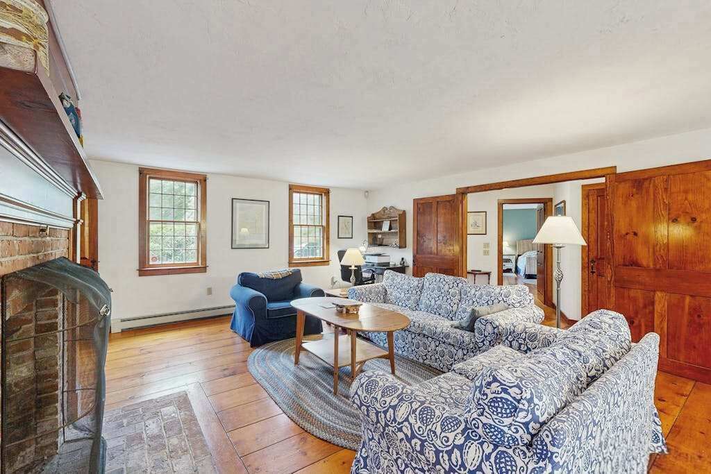 Photo of Livingroom in Brewster