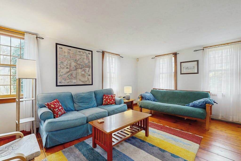 Photo of Livingroom in Brewster