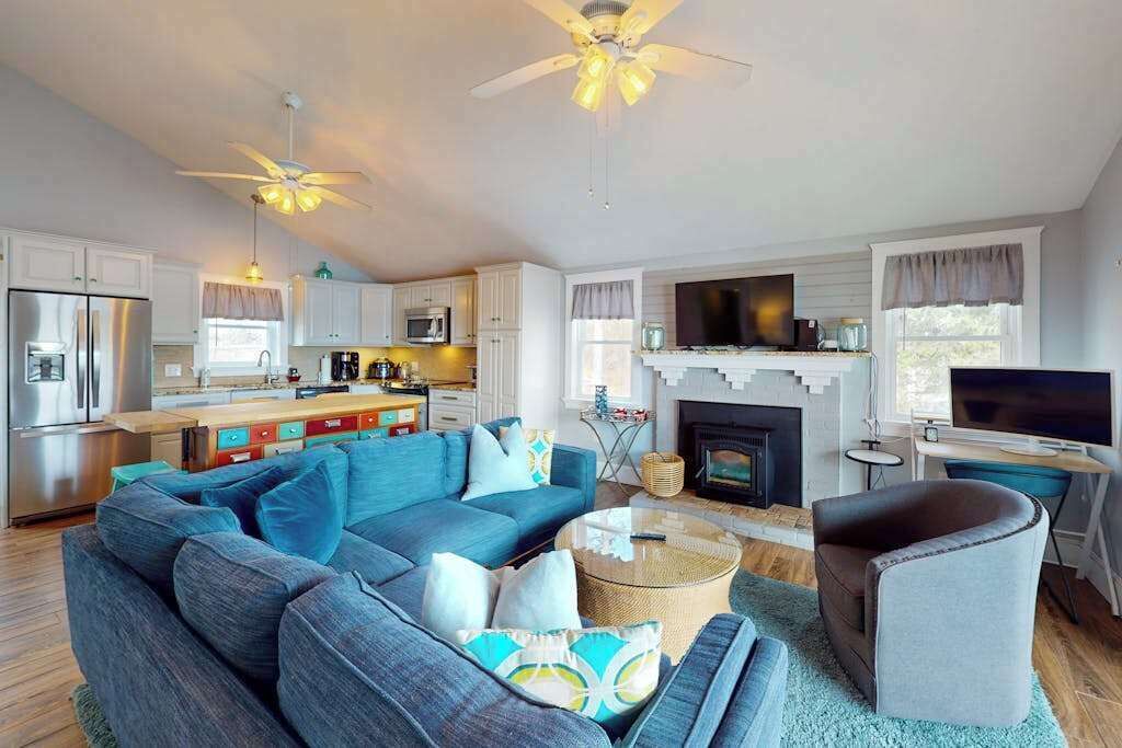 Photo of Livingroom in Ponds of Plymouth