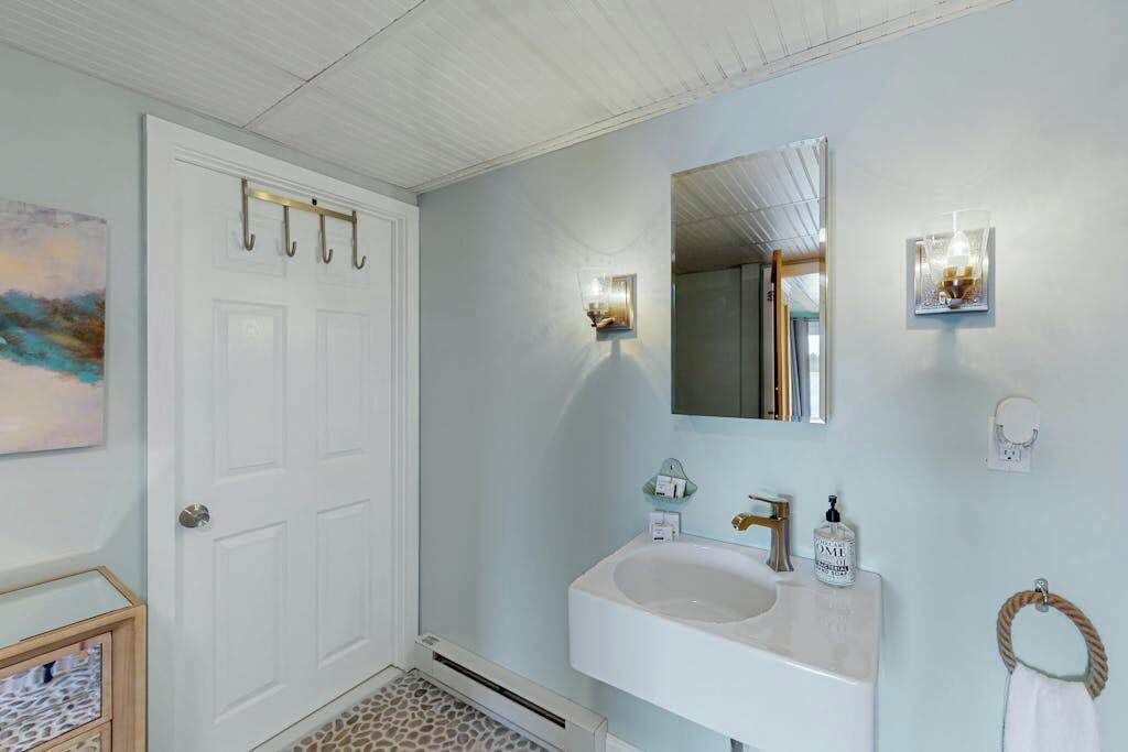 Photo of Bathroom in Ponds of Plymouth