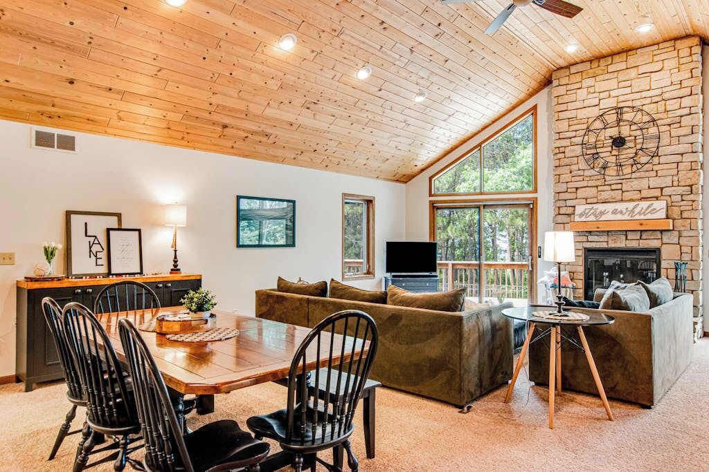 Photo of Livingroom in Nekoosa