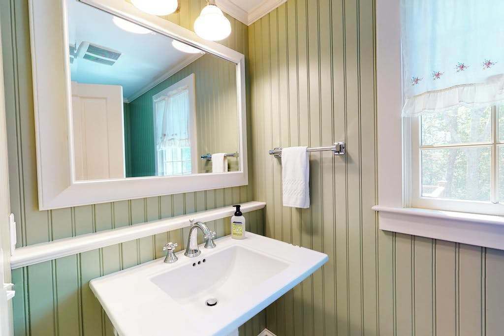 Photo of Bathroom in East Orleans